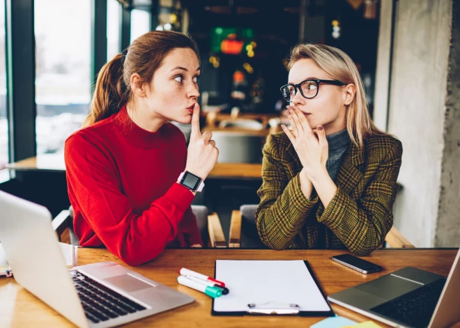 "Сколько ты зарабатываешь?" Можно ли такое спрашивать у коллег в Латвии