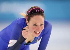 Kino dīvas Džinas Lollobridžidas radiniece, ātrslidotāja Frančeska Lollobridžida izcīna otro zelta medaļu olimpiskajās spēlēs