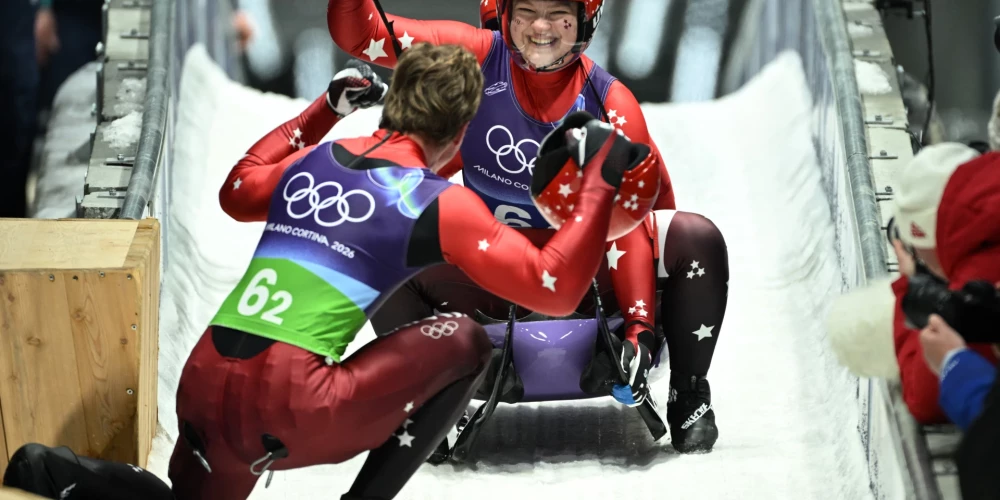 Marta Robežniece un Kitija Bogdanova finišā