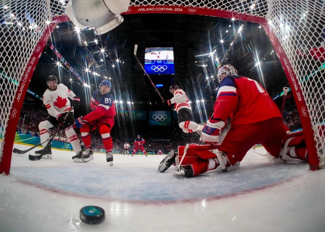 Profesionāļi pēc 12 gadiem atgriežas vareni: Kanādas NHL zvaigznes "sausā" saplosa Čehiju