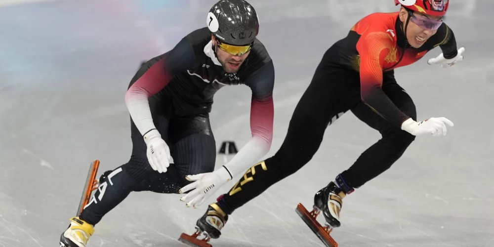 У Роберта Крузбергса (слева) еще будет возможность побороться за медаль.