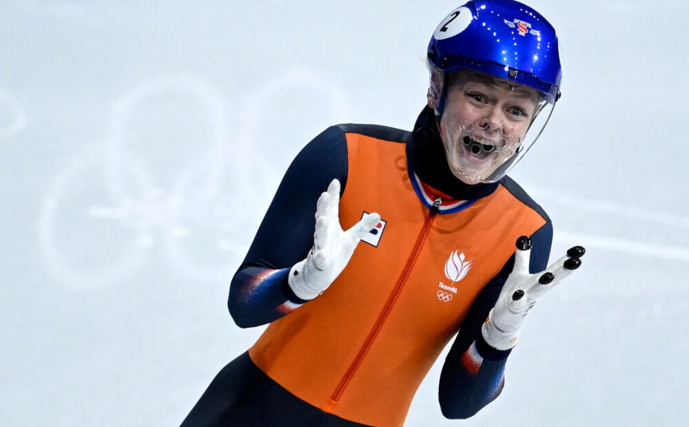 Nīderlande valda šorttrekā: Ksandra Felzebūra izcīna spēļu zelta medaļu 500 metru distancē drīz pēc Jensa van't Vouta 1000 metru triumfa