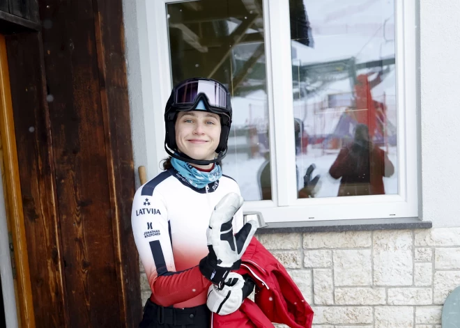 Veiksmīgās rozā zeķes un citas lietas, ko Dženifera Ģērmane paņēma līdzi uz Itāliju