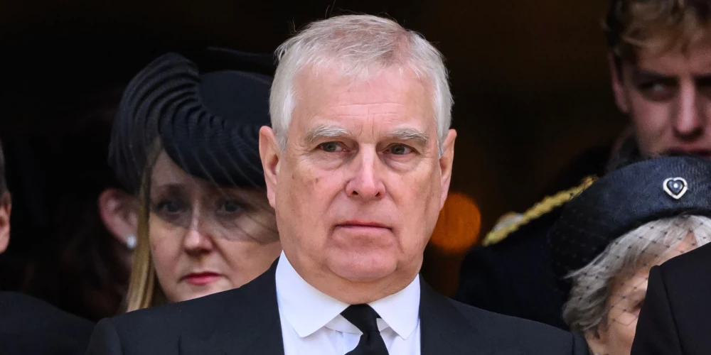 Jaunie Endrū Mauntbatena-Vindzora kaimiņi sašutuši par bijušā prinča uzvedību.