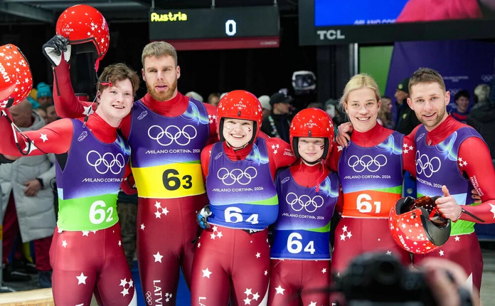 "Mēs esam ar Ukrainu!" Latvijas kamaniņnieki ar cēlu žestu pauž atbalstu diskvalificētajam skeletonistam