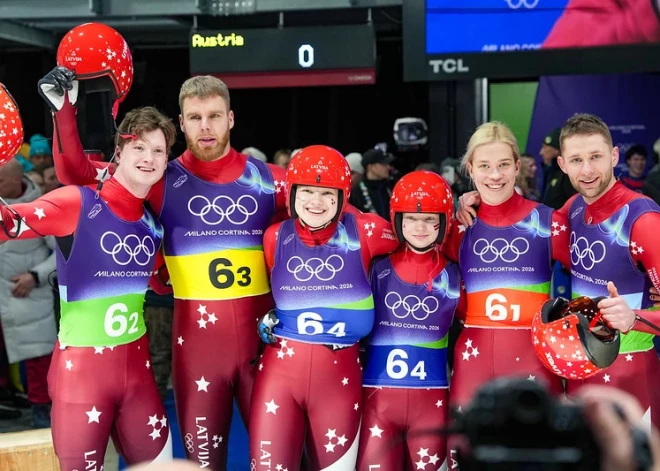 "Mēs esam ar Ukrainu!" Latvijas kamaniņnieki ar cēlu žestu pauž atbalstu diskvalificētajam skeletonistam