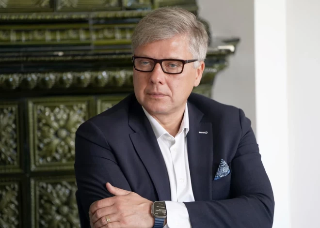 Ушаков не комментирует происходящее с партией "Согласие", но желает Урбановичу удачи