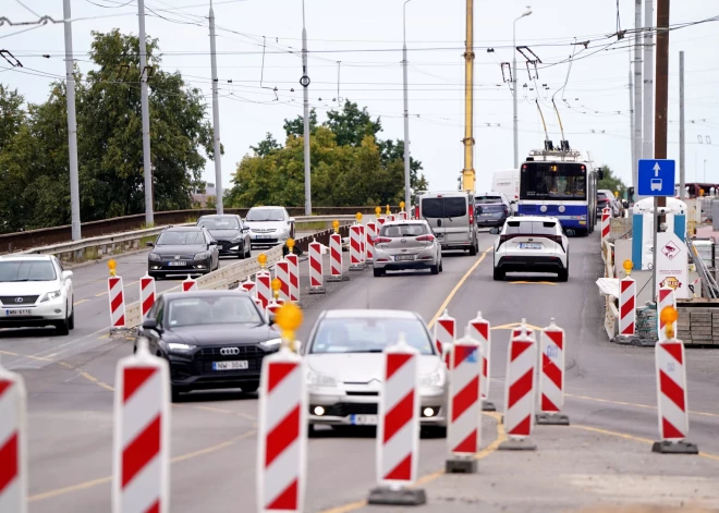 Летом в Риге продолжатся масштабные дорожные работы - где будут пробки и ограничения