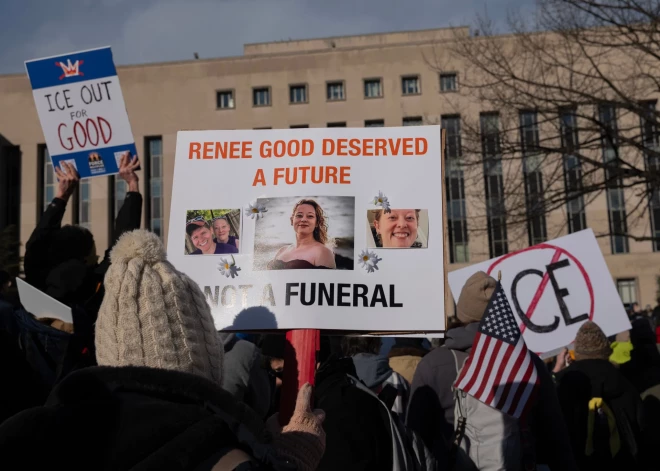 Trampa administrācija pātraukusi agresīvo pretimigrācijas operāciju Minesotā