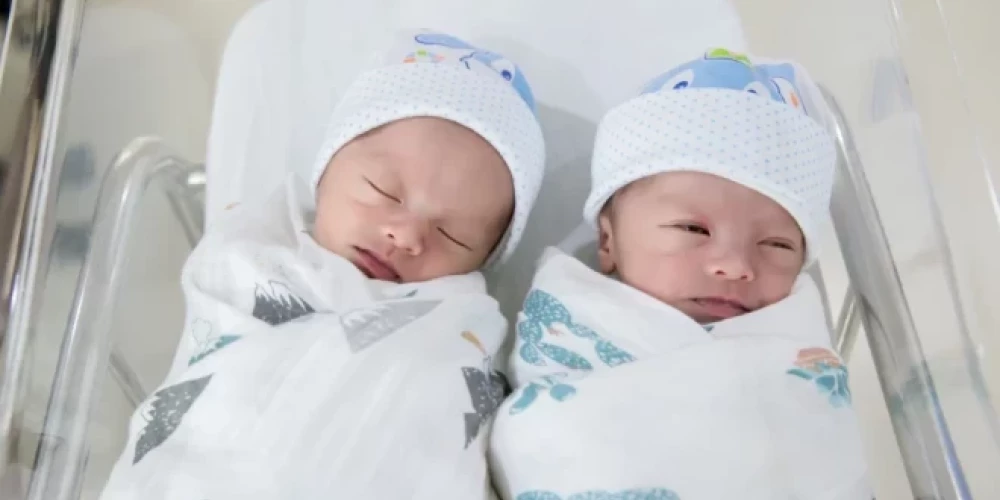 Pērn dzimušo skaits Latvijā samazinājies par 9,7%.