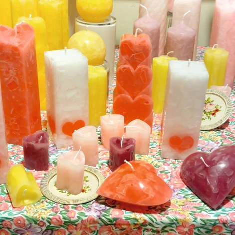 Ir patīkams jaunums – Rīgā, Āgenskalnā, Nometņu 19, Ziemassvētkos tika atvērts sveču veikaliņš.