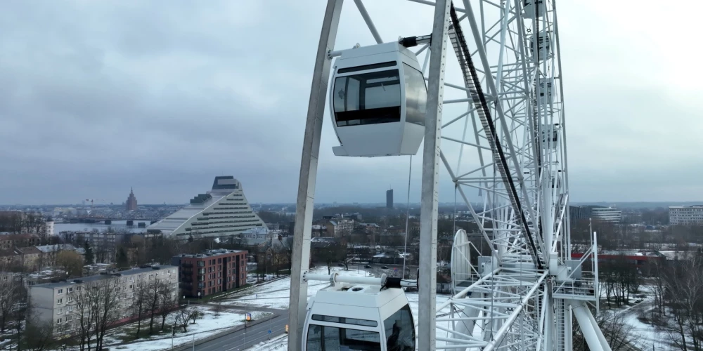 Рижское колесо обозрения делает предложение к 14 февраля.