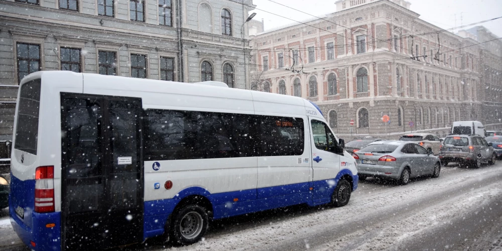 Satiksmes mikroautobuss Rīgā.