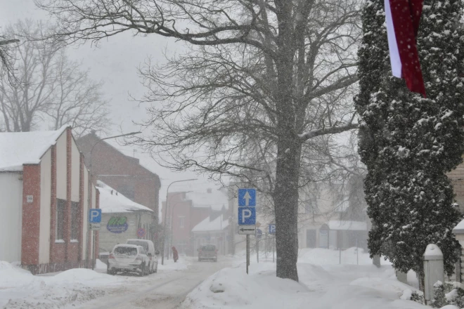 Jēkabpils sniegputeņa varā.