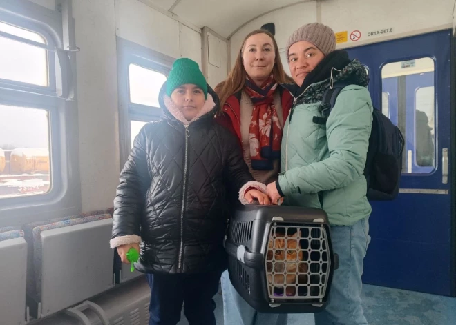 ”Ir grūti redzēt cilvēkus, kuri dodas nezināmā virzienā...” daugavpilieši, kuri nenogurst palīdzēt Ukrainas bēgļiem