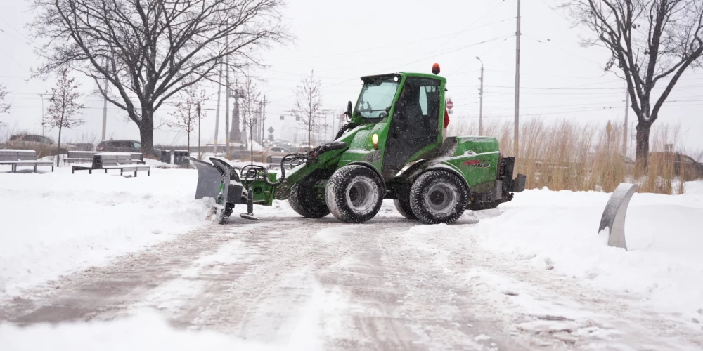 Муниципалитет работает в усиленном режиме, задействовав внушительный арсенал техники для борьбы со стихией.