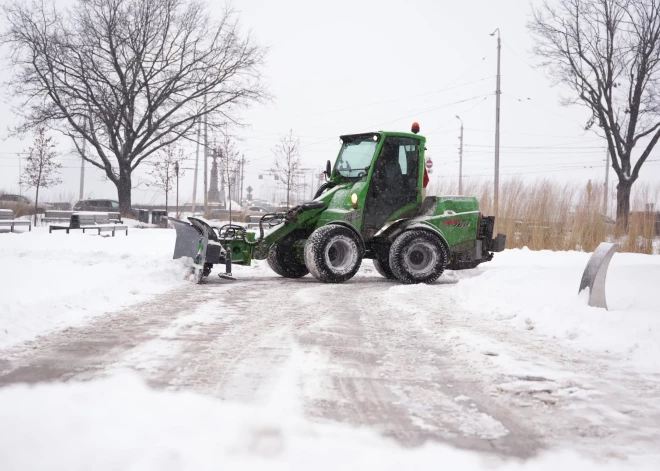 Муниципалитет работает в усиленном режиме, задействовав внушительный арсенал техники для борьбы со стихией.