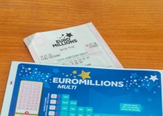 Nogulēja bagātību! Lielbritānijā tā arī nepiesakās milzīgā laimesta ieguvējs