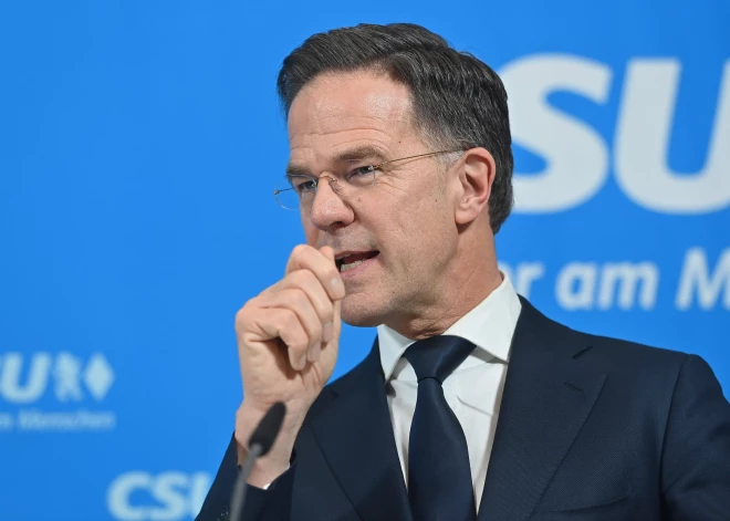 "Viņi virzās dārza gliemeža ātrumā": NATO ģenerālsekretārs izsmej Krievijas "varenību"