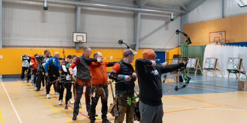 Siguldā noslēdzies Latvijas apvidus loka šaušanas čempionāts telpās.
