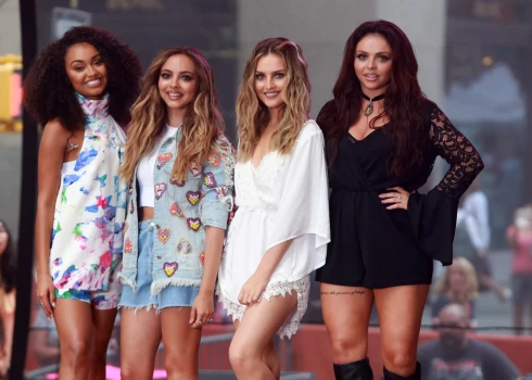 Dziedātāja Džesija Nelsone (pirmā no labās puses) nākusi klajā ar šokējošu atklāsmi par “Little Mix”.