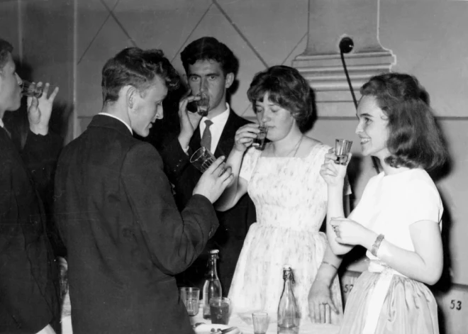 Борьба с алкоголизмом в Латвии от царя до КПСС: времена меняются, но тяга к бутылке всегда побеждает