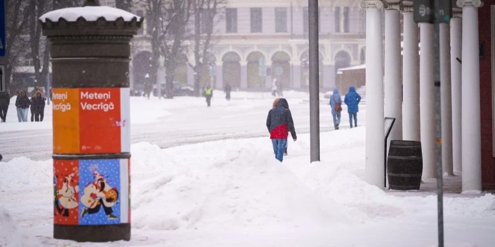 13. februārī visā Latvijas teritorijā un Rīgā plosījās spēcīgs sniegputenis. 
