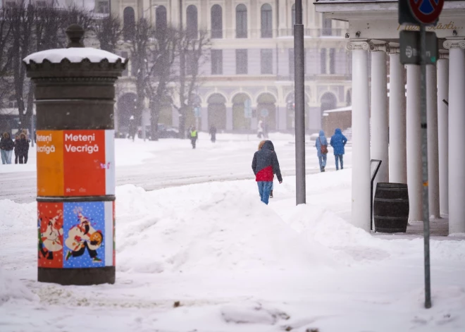 13. februārī visā Latvijas teritorijā un Rīgā plosījās spēcīgs sniegputenis.
