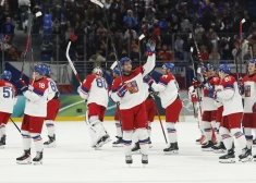 Čehijas hokejisti pret francūžiem nenosargā vadību, tomēr izcīna uzvaru