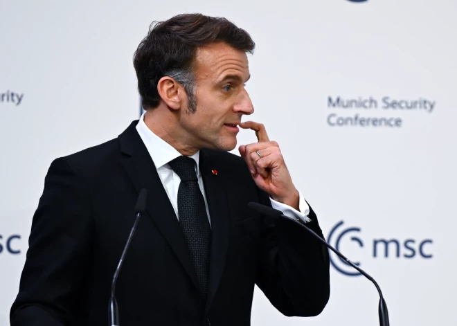 Mercs un Makrons runā par Eiropas kodolatturēšanas stratēģiju