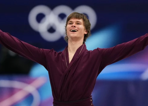 Latvijas sportists Deniss Vasiļjevs piektdien Milānā olimpisko spēļu sacensības daiļslidošanā noslēdza 18. vietā.