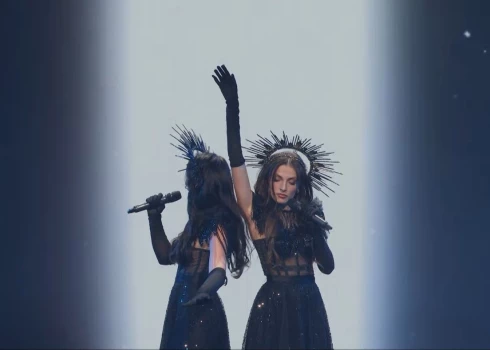 Группа De Mantra с песней "Let Them" прошла в финал.