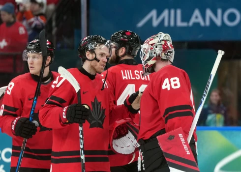 Kanādas izlases līderim Konoram Makdeividam šoreiz trīs punktu spēle.