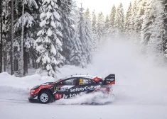 Komandas kļūdaini lēmumi izbojā Mārtiņam Seskam veselu dienu Zviedrijas WRC rallijā