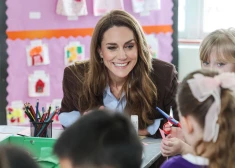 ФОТО: принцесса Кэтрин приехала в школу без лишнего шума - и одним жестом сделала день одной девочки особенным