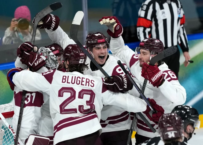 Mūsu hokejisti iztur Vācijas spiedienu un izcīna pirmo uzvaru Milānā