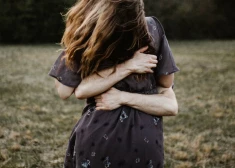 "Люди думают, что мы отвратительны" - мать и сын игнорируют осуждение общества