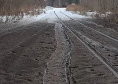 В одном из районов Лиепаи снег стал черным - жители требуют проверки