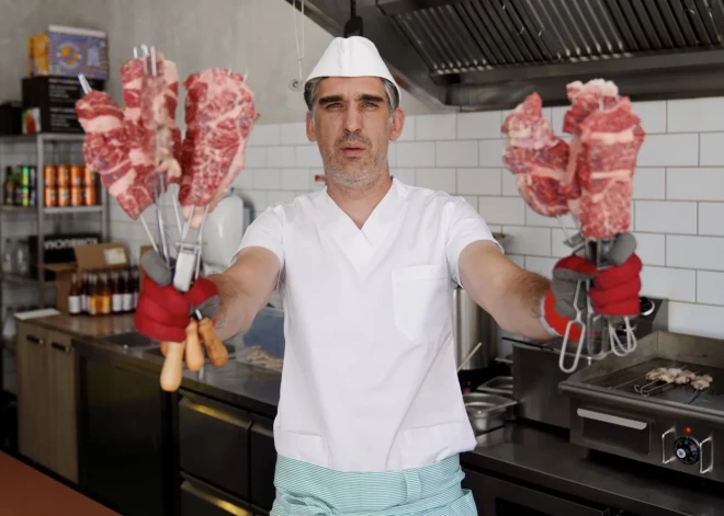 Мартиньш Сирмайс: "Если бы мы выбрасывали пищу, то давно бы обанкротились". Почему в Латвии продукты летят в мусорник?