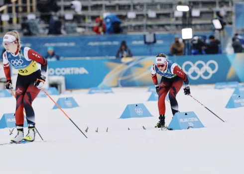 Distanču slēpošanas sievietēm 4x7,5 km stafetes sacensības Tesero distanču slēpošanas stadionā 2026. gada Milānas un Kortīnas ziemas olimpiskajās spēlēs Itālijā.
