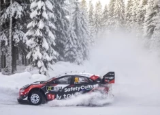 Mārtiņš Sesks uzvar vienā ātrumposmā Zviedrijas rallija otrajā dienā