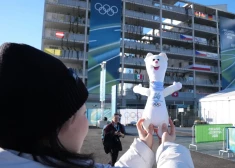 Olimpiešiem nopietni kreņķi: olimpiskajā ciematā izķerti bezmaksas prezervatīvi