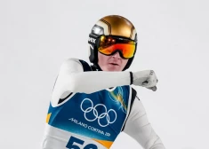 Slovēnis Prevcs izcīna zelta medaļu tramplīnlēkšanā ar slēpēm no lielā tramplīna