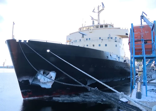 "Многие застряли": экипаж ледокола Varma за 10 дней освободил из ледового плена 34 судна
