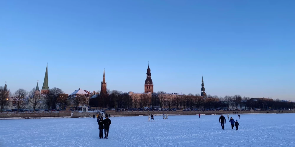 Latvijas galvaspilsētas iedzīvotājiem elektrības rēķinu apmaksa ir daudz smagāks finansiāls slogs nekā rietumeiropiešiem.
