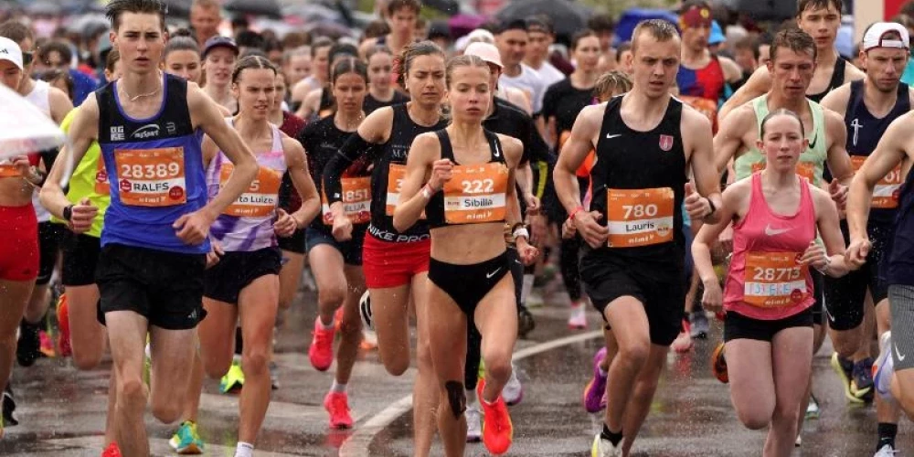 Skrējēji Rīgas maratonā 2025. gadā.