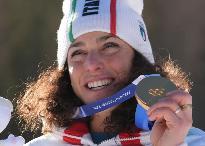 Itāliete Brinjone izcīna savu otro zeltu Milānas un Kortīnas olimpiskajās spēlēs