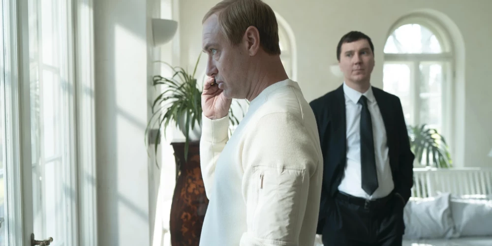 Filmas “Kremļa burvis” uzņemšanas laikā bija daudz diskusiju par to, vai Putina varas spēļu stāsts būtu jāfilmē Latvijā.