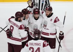 Zaudējums ar dārgu cenu. Zināms Latvijas hokeja izlases pretinieks cīņā par olimpisko spēļu ceturtdaļfinālu