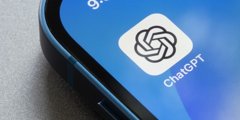 Tele2 призывает не скачивать ChatGPT из неизвестных источников.